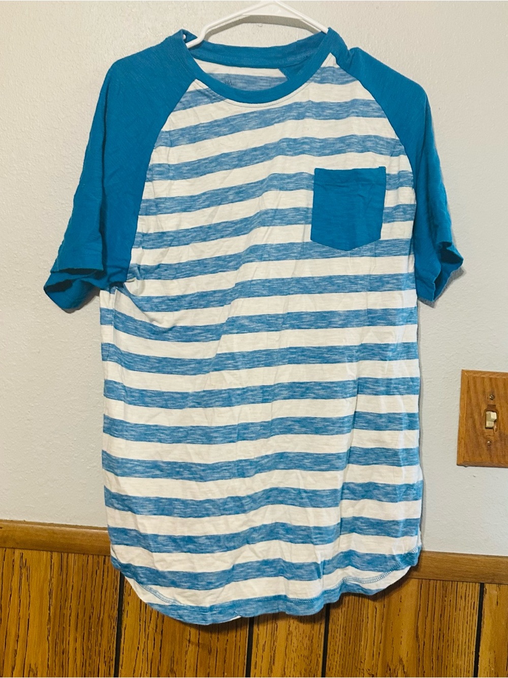 Rustic Blue size LARGE men Striped Raglan Pocket Tee